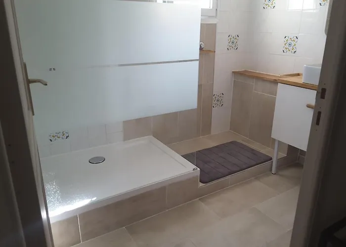 Appartement Mimilou Mont St Loup Piscine Privée