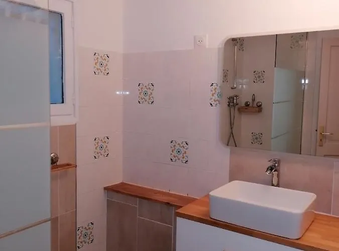 Mimilou Mont St Loup Piscine Privée